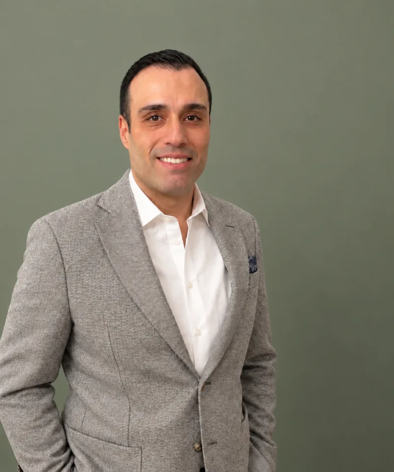 Portræt af Dr. Siavash Derakhshan hos Nordic Ariana